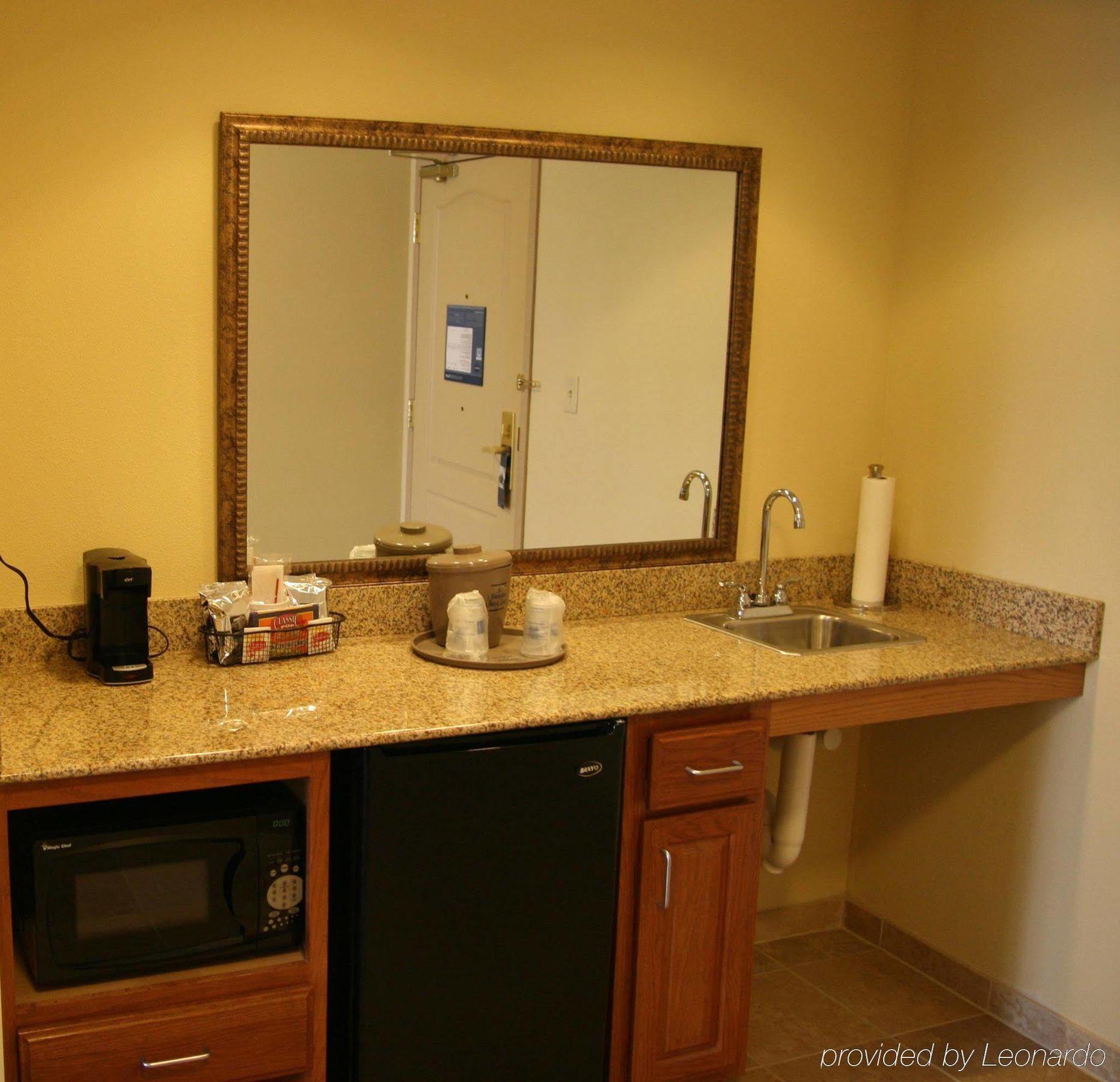 Hampton Inn & Suites Давенпорт Номер фото