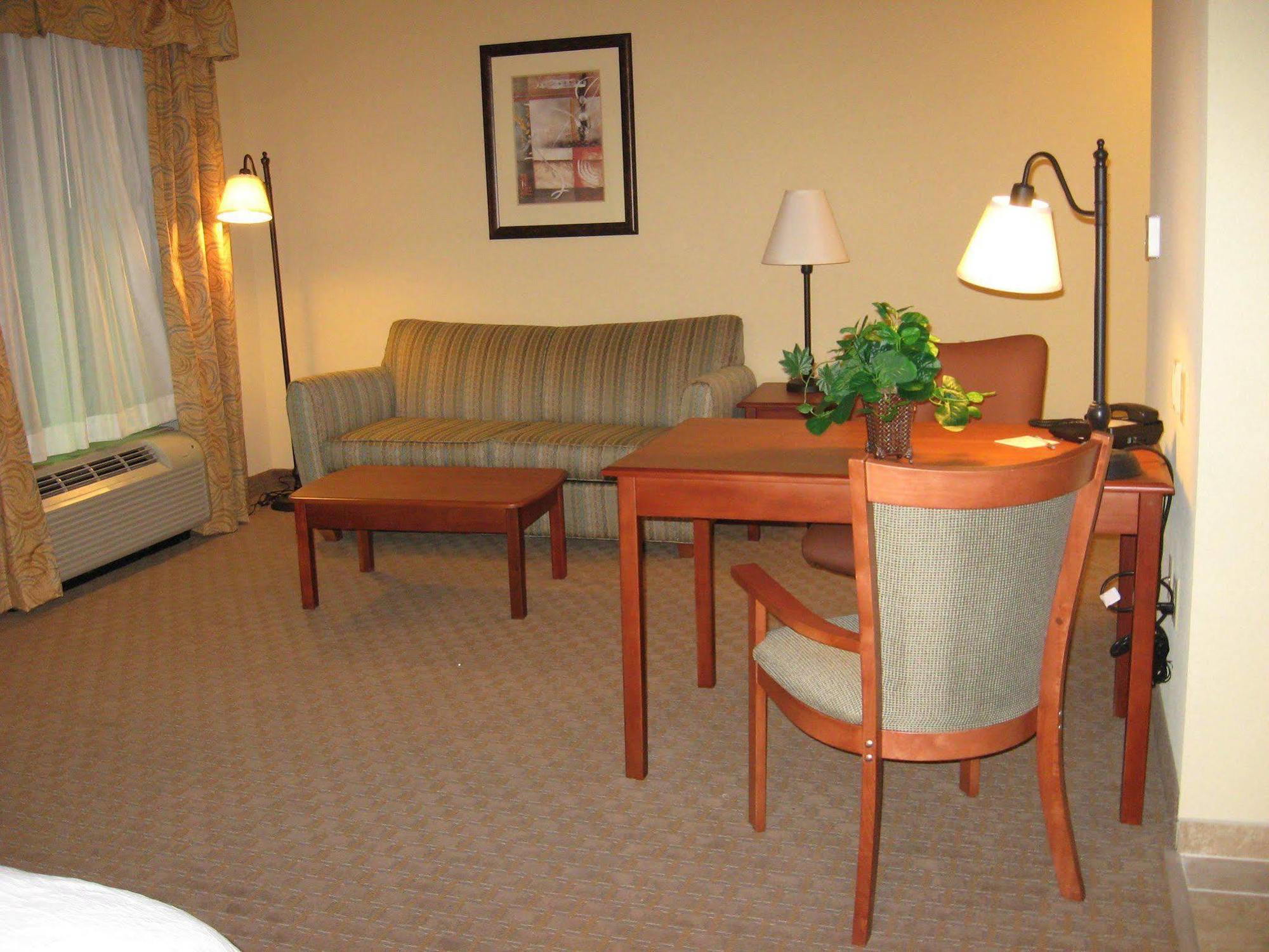 Hampton Inn & Suites Давенпорт Номер фото